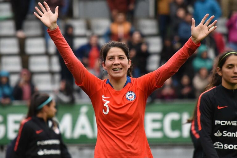 Refuerzo estelar: La U confirmó el fichaje de Carla Guerrero