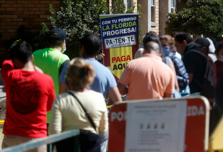 Anuncian plataforma que permitirá tramitar multas y permisos de circulación a través de Internet