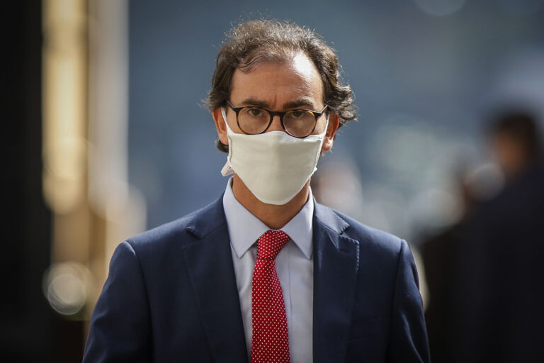 Ministro Figueroa sincera su postura para el plebiscito: 