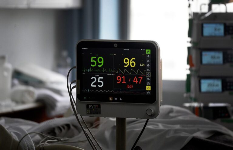 Colmed critica publicación de ley que elimina evaluación de competencias de médicos titulados en el extranjero