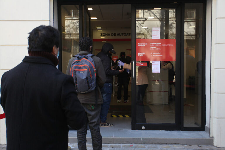 ¿Sistema de reparto, mixto o perfeccionar lo que hay? El desafío de mejorar las pensiones en Chile