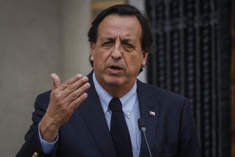 Min. Pérez apuntó contra grupo de 