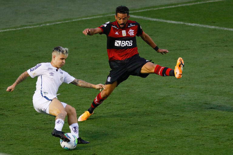 No pudo sumarse a La Roja: Mauricio Isla jugó 90 minutos por el Flamengo