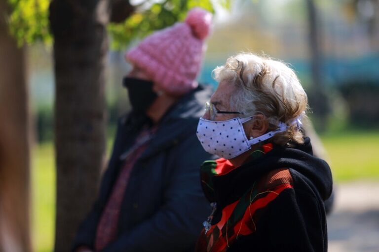 Las Condes habilita traslado de adultos mayores desde centros Eleam a locales de votación