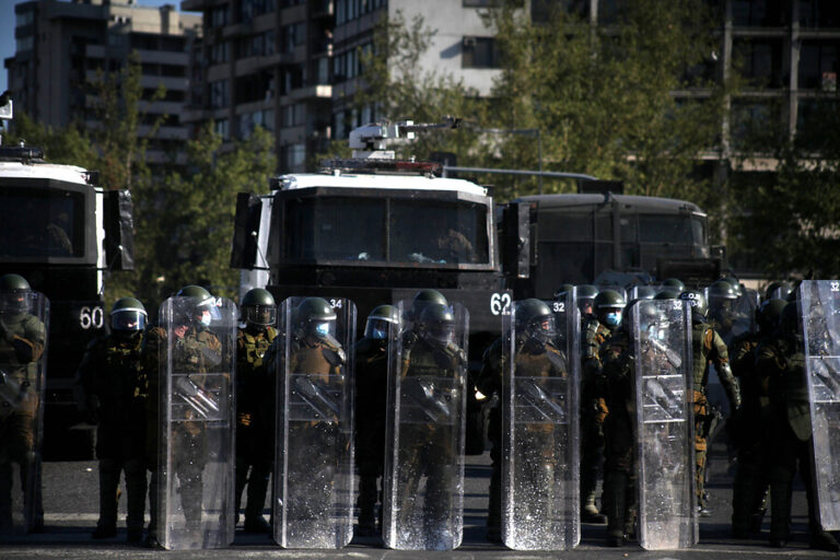 Carabineros no asegura ni descarta responsabilidad en la caída de joven: Funcionario pasará a tareas administrativas