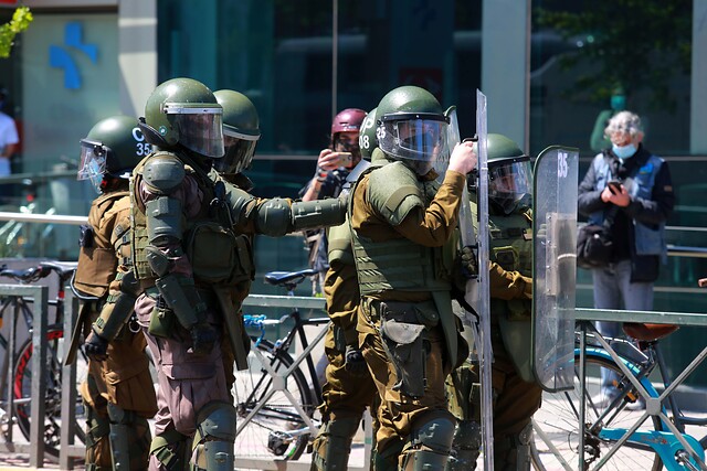 Carabineros: Hubo 15 detenidos por desórdenes en manifestaciones previas al 18-O