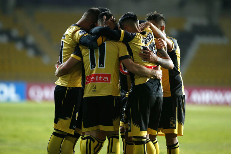 Coquimbo goleó a Estudiantes de Mérida y sacó buena ventaja para la vuelta