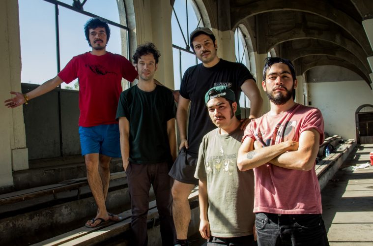 Ases Falsos reaparece con 