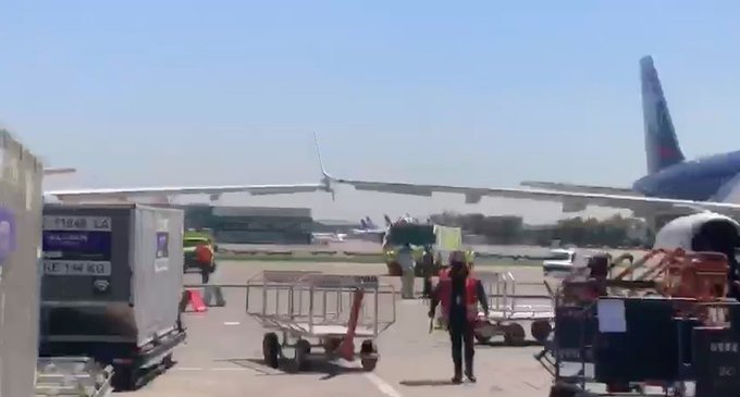Avión golpeó a otro en la losa del Aeropuerto de Santiago