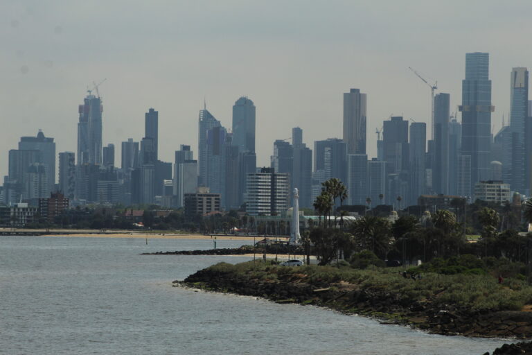 Chilenos en Melbourne finalmente podrán votar el 25-O