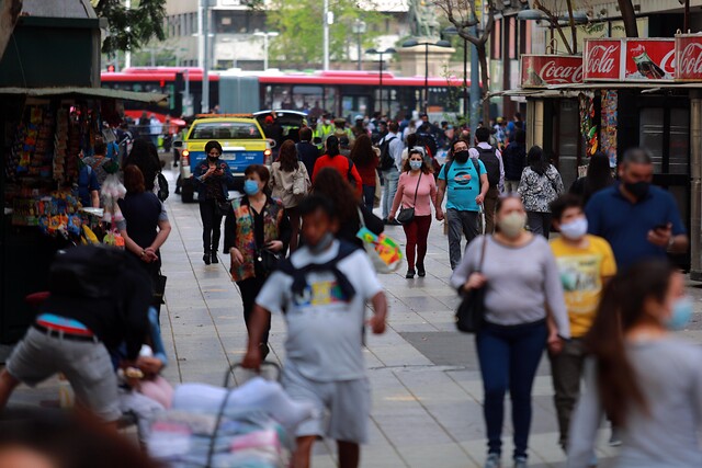 Informe Epidemiológico: Estas son las 30 comunas de Chile con más casos activos de COVID-19