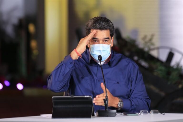 Nicolás Maduro anuncia reapertura de clubes, playas y hoteles en Venezuela