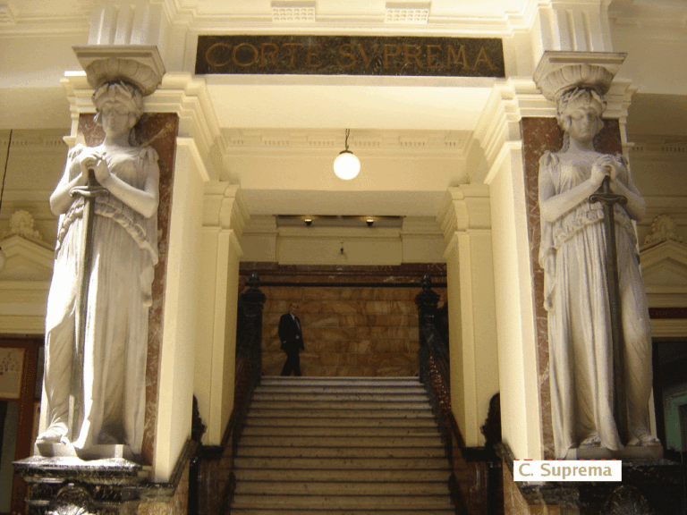 Corte Suprema revirtió expulsión de funcionario: No consideró insinuaciones y tocaciones como acoso sexual