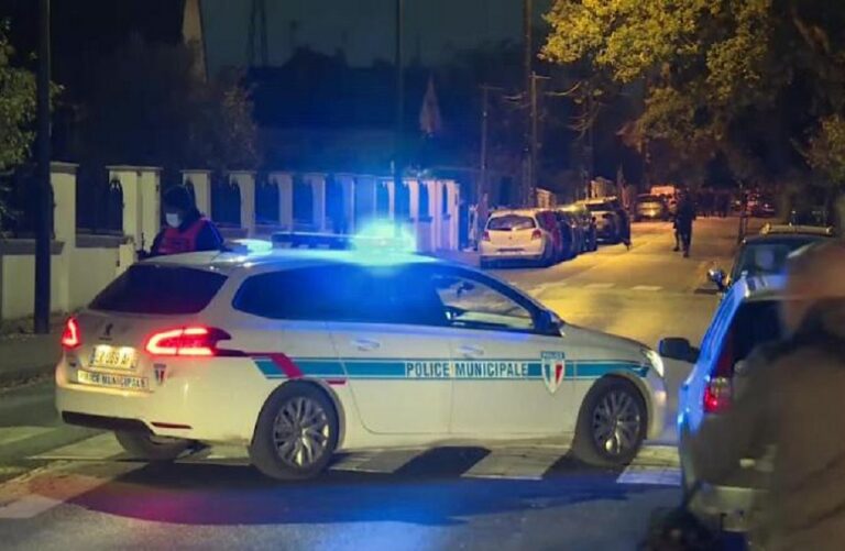 Decapitan a profesor en los suburbios de París y su homicida fue abatido a tiros