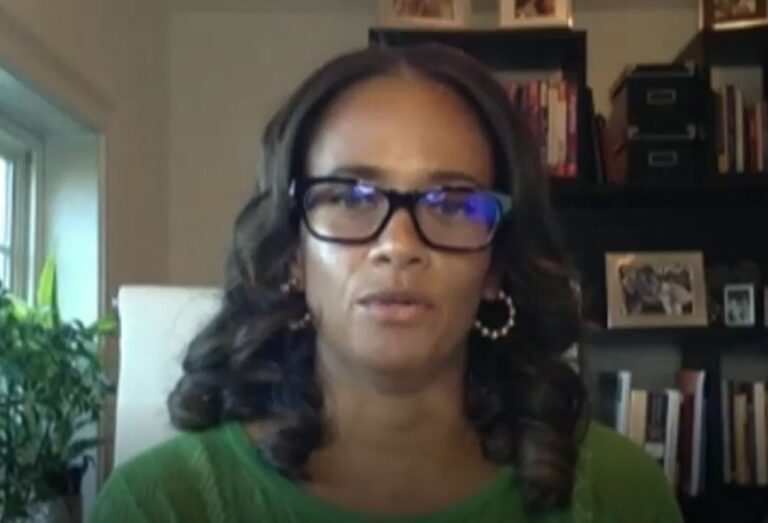 Tonija Hope Navas por debate en EE.UU.: 