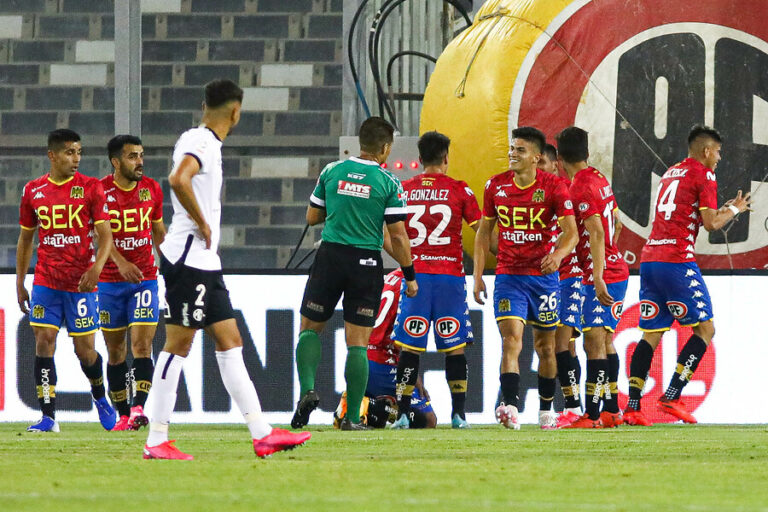 Colo Colo ahonda su crisis tras caer goleado frente a Unión Española