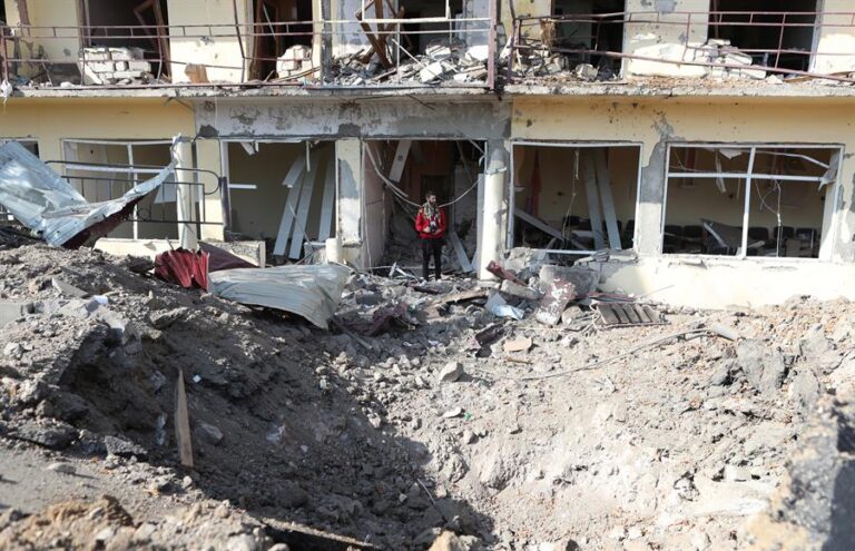 Azerbaiyán y Armenia acuerdan poner fin a la guerra en Nagorno Karabaj tras 40 días de combates