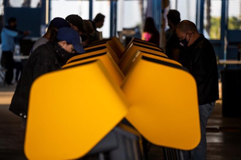 “No se escucha la voz de la gente”: Votantes manifiestan insatisfacción por el sistema electoral en Estados Unidos