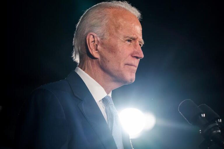 Biden anunciará este martes los primeros miembros de su gabinete