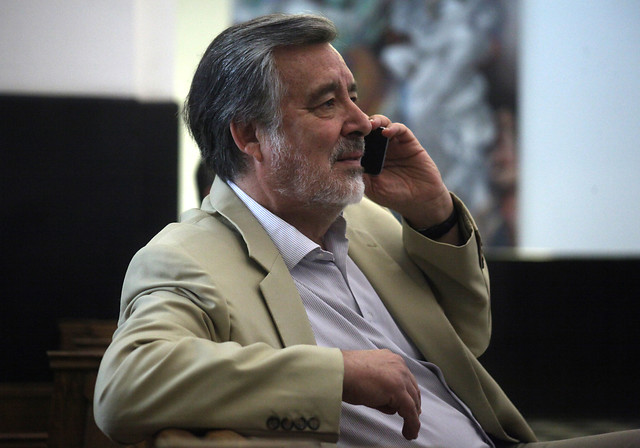 “Chile no resiste 16 meses más a Sebastián Piñera”: Senador Guillier reitera propuesta de adelantar elecciones presidenciales