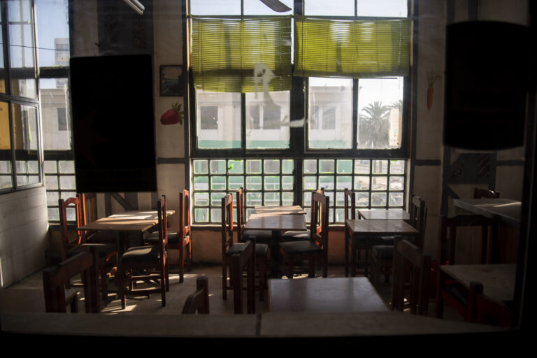 Anuncian nueva capacidad máxima para restaurantes de comunas en Fase 3