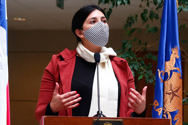 Karol Cariola al ministro Briones por segundo retiro del 10%: 