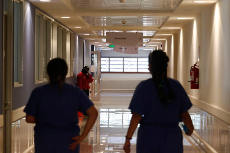 Confirman nuevo brote de COVID-19 en Hospital Gustavo Fricke que afecta al área de maternidad