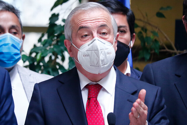 Mañalich declaró por 5 horas y media e insistió que “no hubo registro paralelo” de fallecidos