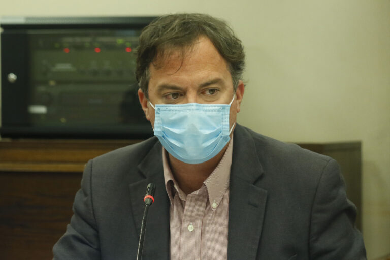 Diputado Walker por tercer retiro: 