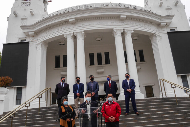 Casinos podrán volver a recibir público dentro de comunas en Fase 3 y 4