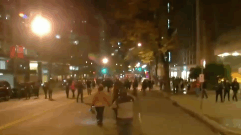 Manifestantes se despliegan en EE.UU. durante conteo de votos y partidarios de Trump festejan en Florida