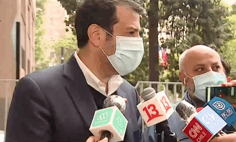 Ministro Delgado visitó al nuevo general director de Carabineros: 