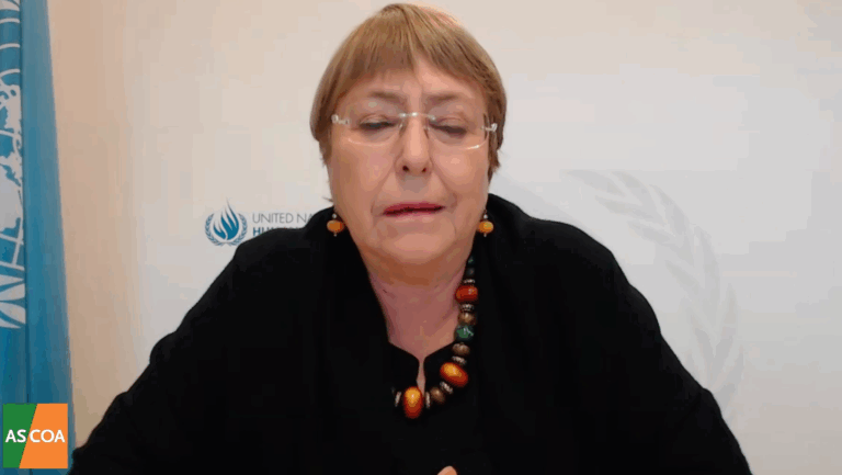 Bachelet aborda el difícil acceso de las mujeres a la política: 