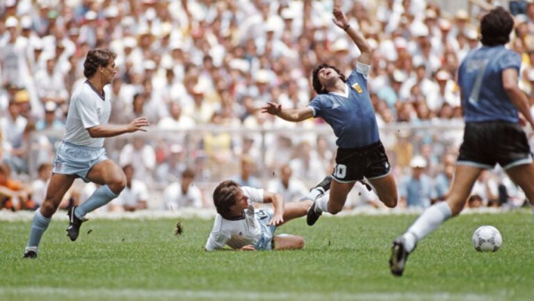 La vida e historia de Diego Armando Maradona en 12 imágenes