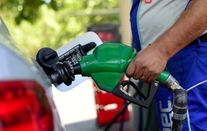 Bencinas de 93 y 97 octanos disminuyen sus precios este jueves