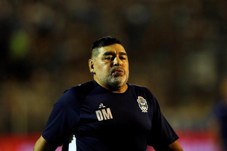 Enfermera asegura que Maradona se cayó y se pegó en la cabeza el día antes de morir