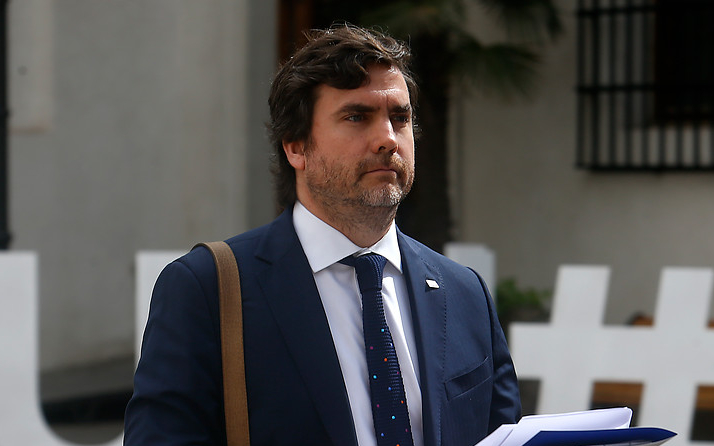 Francisco Moreno, sobrino de Jaime Guzmán, renunció a la subsecretaría de Hacienda: Postulará como constituyente