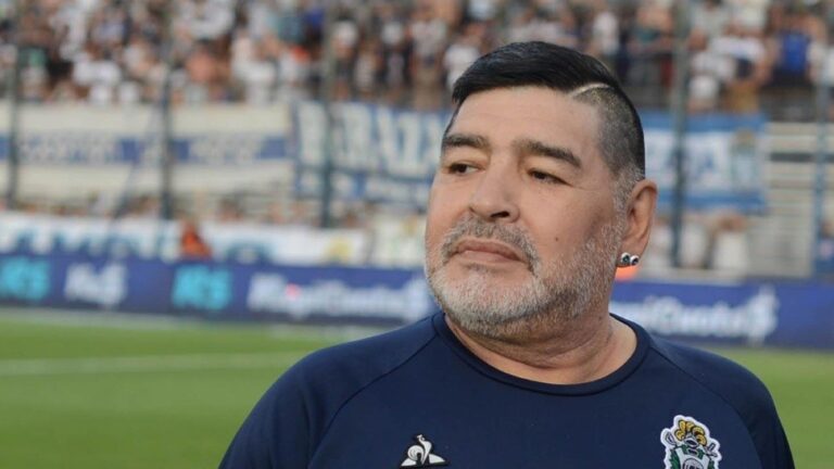 Hijas de Maradona explotaron ante audios del neurocirujano de su padre: 