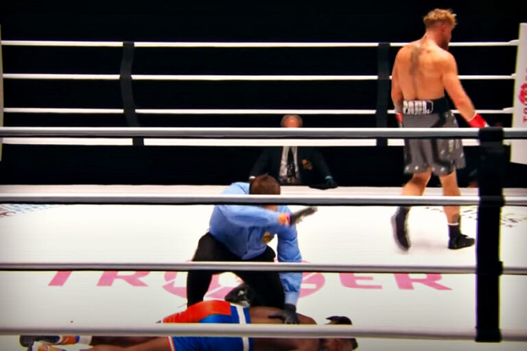 Triple campeón de volcadas de la NBA perdió tras imponente nocaut en su estreno como boxeador