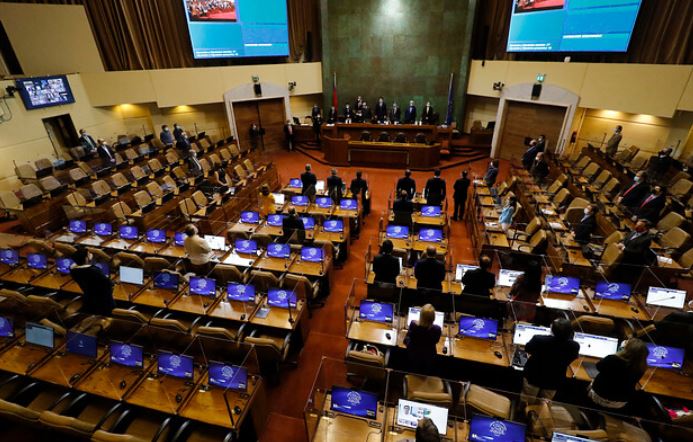 Proyecto que buscaba reducción del número de parlamentarios fue rechazado en la Cámara
