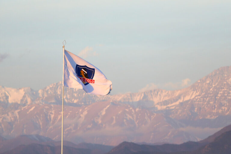El fantasma de la B: Miembros de la Garra Blanca presionaron al plantel en el Monumental