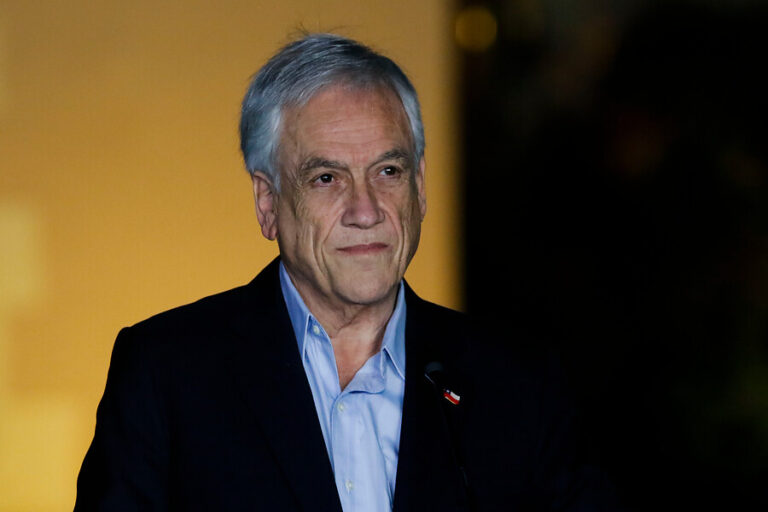 Pdte. Piñera sin mascarilla: Seremi de Valparaíso dice que se aplica sumario sanitario sólo a las personas fiscalizadas