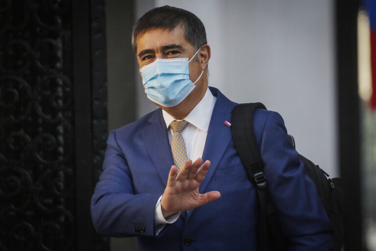 18-O: Desbordes dice que no sólo el gobierno estuvo en riesgo de caer, sino que 