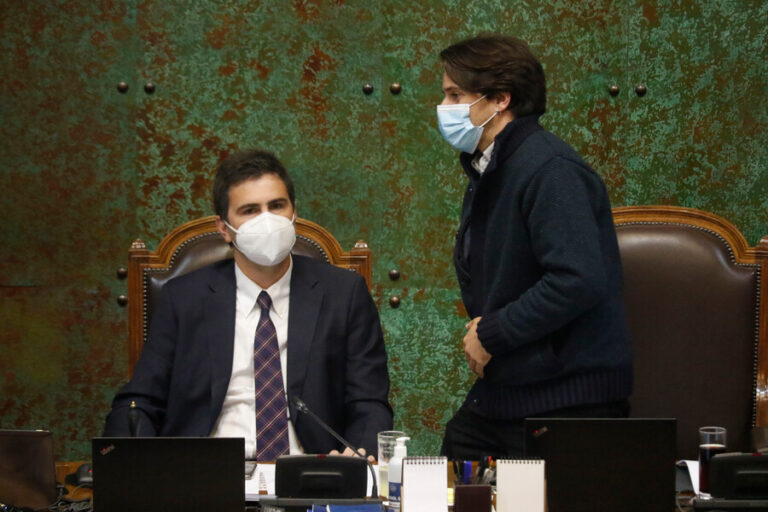 Cámara de Diputados rechazó la censura de la mesa que buscaba sacar a Paulsen (RN) de la testera
