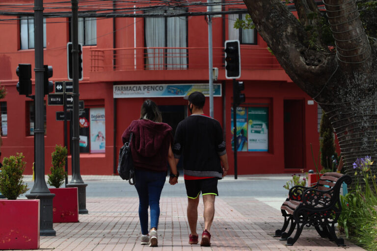 Concepción lidera la lista: El top 30 de comunas con más casos activos de COVID-19