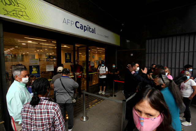 Segundo retiro de fondos previsionales: Más de 3,5 millones de personas han recibido el dinero cobrado