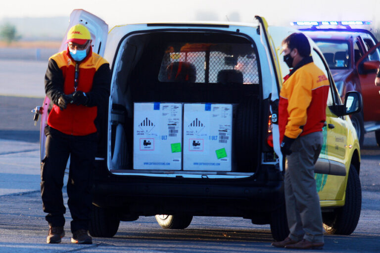 Hoy comienza vacunación en regiones: La Araucanía, Biobío y Magallanes recibirán las primeras dosis