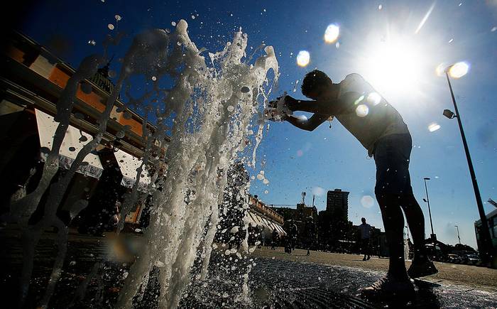 Emiten aviso por altas temperaturas en 7 regiones del país: Termómetros llegarían hasta 43 grados