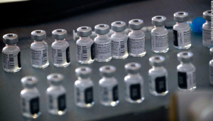 Agencia Europea de Medicamentos llamó a seguir estrictamente los prospectos de las vacunas Pfizer y Moderna