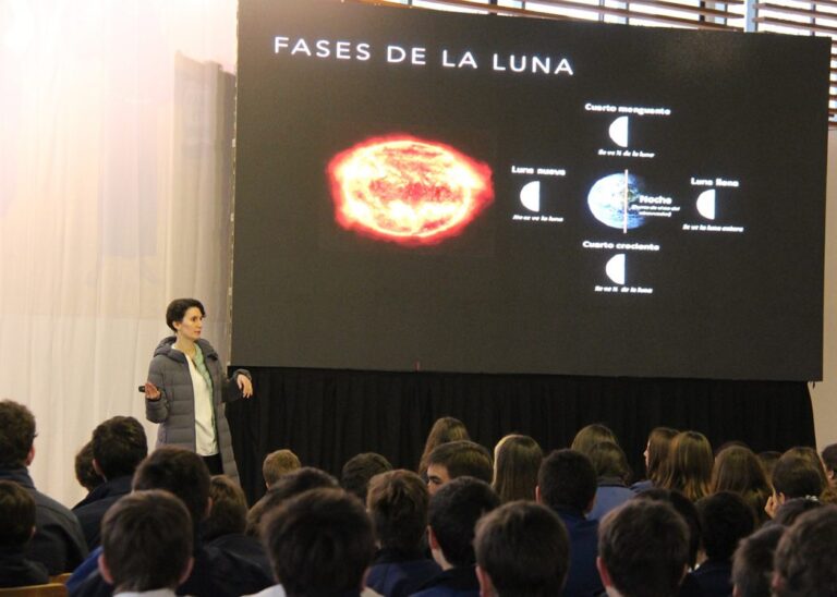 ¿Es igual el eclipse de este año que el de 2019? Elise Servajean explica las diferencias